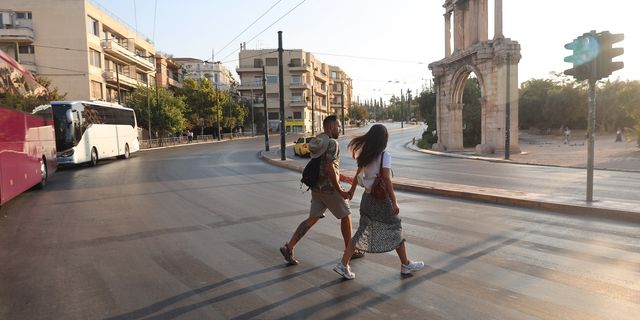 ΓΣΕΕ: Πώς αμείβονται οι εργαζόμενοι για την αργία του Δεκαπενταύγουστου