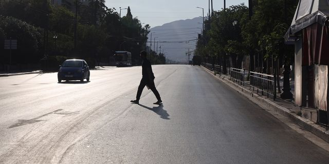 Άδεια η Αθήνα τον Δεκαπενταύγουστο – Εικόνες απόλυτης ηρεμίας στην πρωτεύουσα