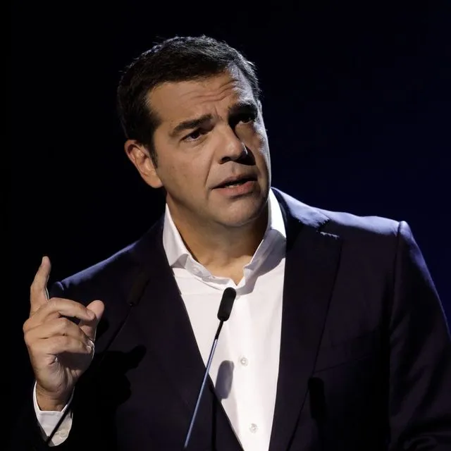 Τσίπρας για “Ιθάκη”: Στο βιβλίο αναφέρομαι σε πρόσωπα. Και δεν τα κολακεύω