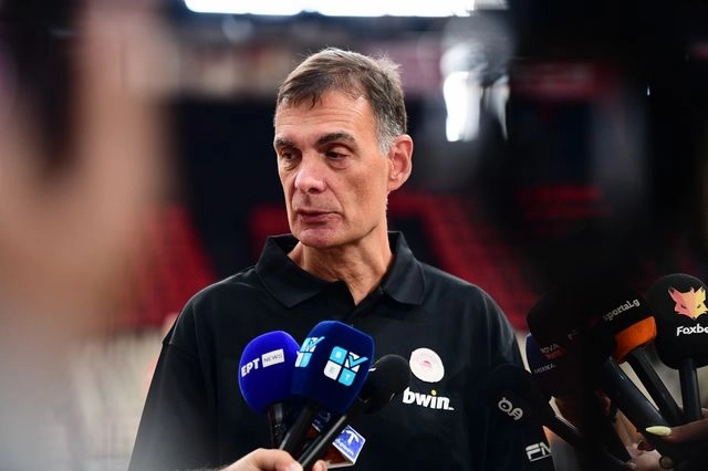 Μπαρτζώκας: Δεν θα πάρουμε παίκτη επειδή πιέζουν τα social media