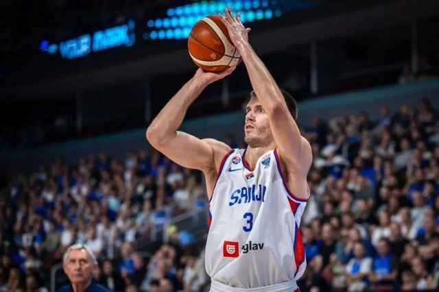 EuroBasket 2025: Αυτή είναι η τιμωρία της FIBA στον Πετρούσεβ για την μπουνιά σε αντίπαλό του