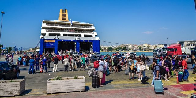 Blue Star Μύκονος: Προσωρινή απαγόρευση απόπλου από τον Πειραιά – Τι συνέβη
