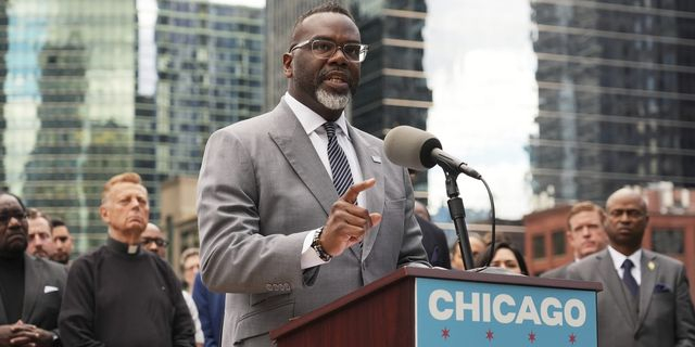 O δήμαρχος του Σικάγο, Μπράντον Τζόνσον