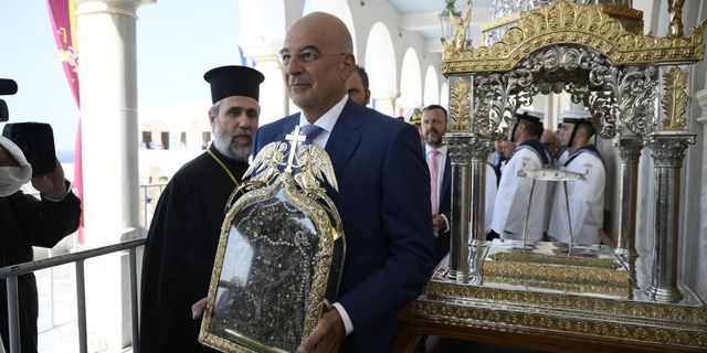 Δένδιας: Στην Τήνο για τον Δεκαπενταύγουστο και την επέτειο τορπιλισμού του “Έλλη”