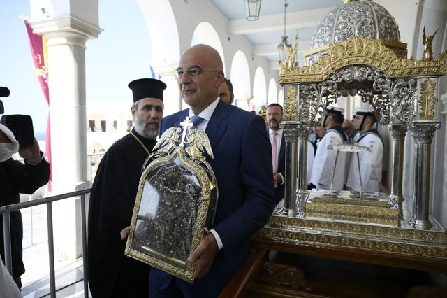 Δένδιας: Στην Τήνο για τον Δεκαπενταύγουστο και την επέτειο τορπιλισμού του “Έλλη”