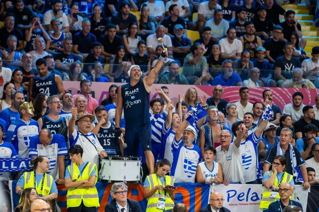 Οι Έλληνες φίλαθλοι χάρισαν την πιο όμορφη στιγμή στο Eurobasket 2025