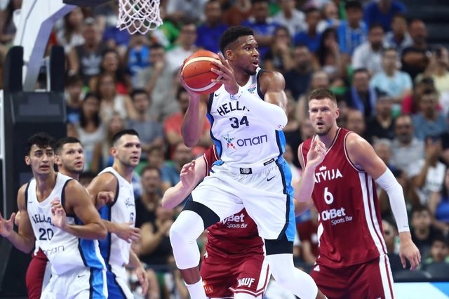 Ελλάδα – Λετονία 104-86: Οδοστρωτήρας Αντετοκούνμπο και σπουδαία εμφάνιση από την Εθνική