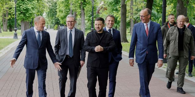 Κοινό μέτωπο Ευρωπαίων υπέρ διπλωματίας, στήριξης Ουκρανίας και πίεσης στη Ρωσία