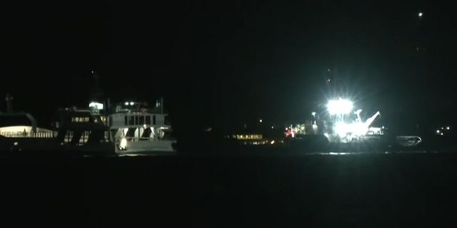 Ρυμουλκήθηκε στα Νέα Στύρα το φέρι μποτ που προσάραξε σε ξέρα – Αγωγές ετοιμάζουν οι επιβάτες