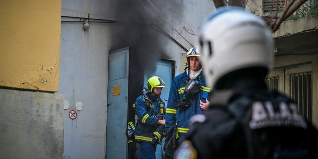 Κιάτο: Φωτιά σε εγκαταλελειμμένη ντισκοτέκ – Μήνυμα του 112 λόγω καπνών