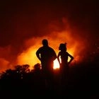 Ανατολική Αττική: 10 συγκλονιστικά καρέ από τη φωτιά