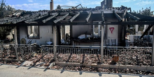 Φωτιές: Σε εξέλιξη η καταγραφή των ζημιών – 33 “κόκκινα” κτίρια σε Αχαΐα, 12 σε Πρέβεζα και Άρτα