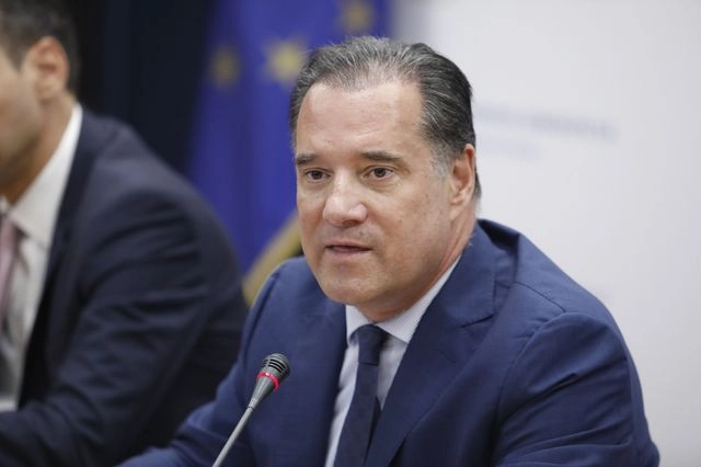 Ο Γεωργιάδης αμφισβητεί εμμέσως την πτώση ασανσέρ στο “Γεννηματάς”