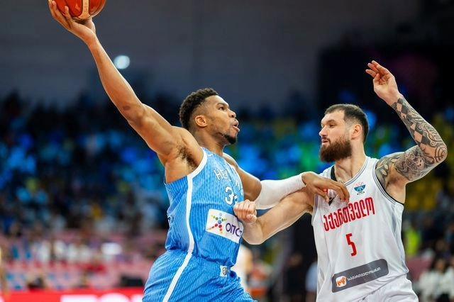 EuroBasket 2025: Γεωργία-Ελλάδα 53-94: Γιάννης και Ντίνος ενθουσίασαν τη Λεμεσό