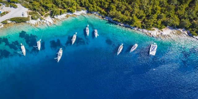 Θαλάσσιος τουρισμός: Ηχηρό σήμα για ελλείψεις υποδομών και στρεβλώσεις