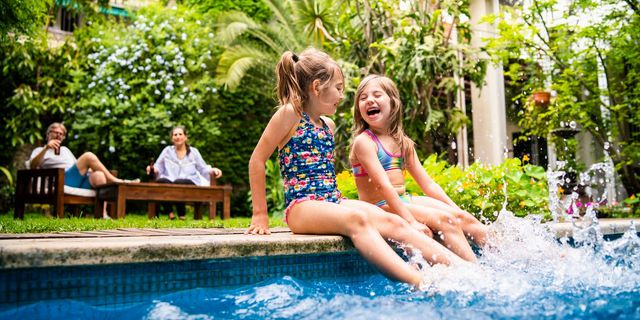 Γαλλία: Φουντώνει το debate για τα child-free ξενοδοχεία – “Είναι μισαλλόδοξο”