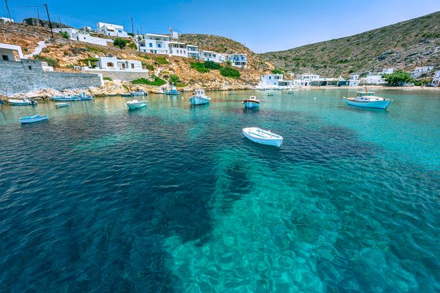 Το χωριό Χερρόνησος στη Σίφνο