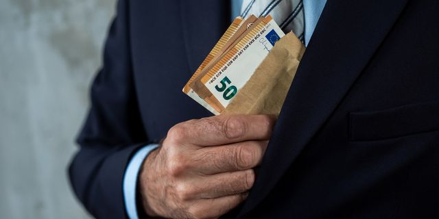 Συνελήφθη ελεγκτής της ΑΑΔΕ που απαιτούσε χρήματα για να μειώσει πρόστιμο