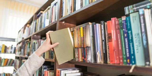 Ράφι με βιβλία