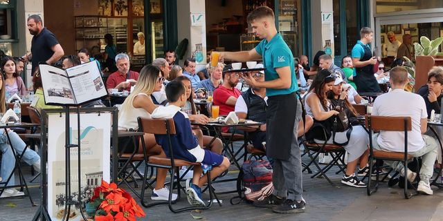 SOS για το παραγωγικό μοντέλο με το βλέμμα στη ΔΕΘ
