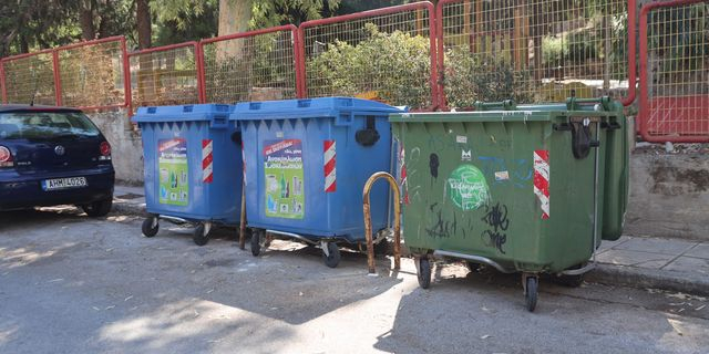 Βρέθηκε οπλοστάσιο σε κάδο απορριμμάτων στην Καισαριανή