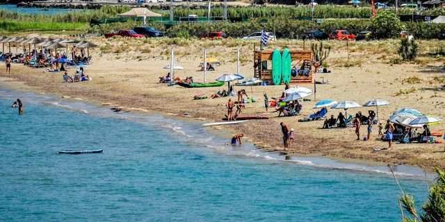 Καιρός: Συνεχίζεται το καλοκαίρι – Σε κανονικά επίπεδα οι θερμοκρασίες