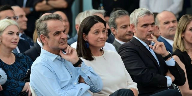 Ψηφίζουν το 13ωρο “για το καλό των εργαζομένων”
