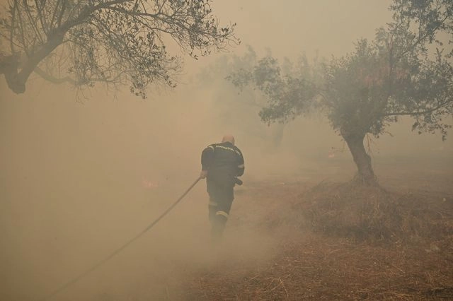 Ένας νεκρός από τη φωτιά στην Κερατέα
