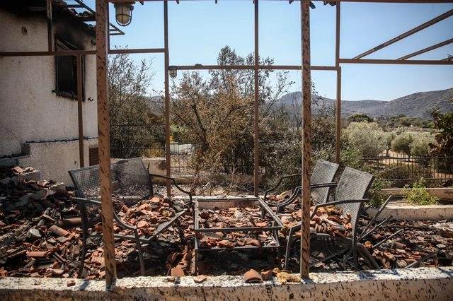 Συνελήφθησαν δύο στελέχη του ΔΕΔΔΗΕ για τη φωτιά στην Κερατέα