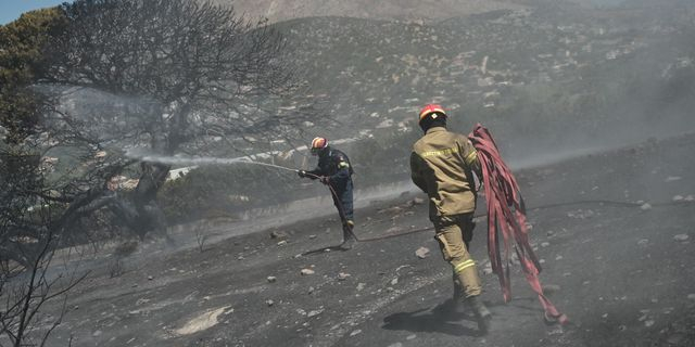 Φωτιά στην περιοχή Αγία Μαρίνα στο Κορωπί