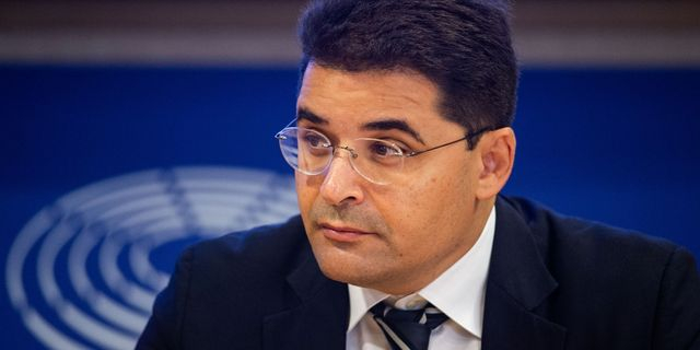 Επίθεση κατά των Κουκάκη και Τριανταφύλλου, επειδή έκαναν ερωτήσεις – Καταδικάζει η ΕΣΗΕΑ