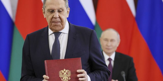 Politico: Η Ρωσία θέλει να έχει δικαίωμα βέτο στις εγγυήσεις ασφαλείας για την Ουκρανία