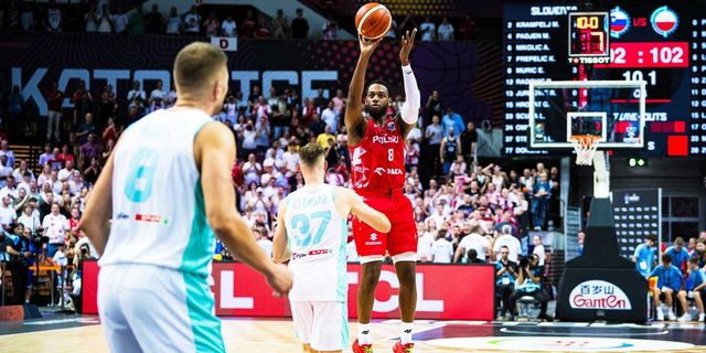 Σλοβενία – Πολωνία 95-105: Ο Λόιντ επικράτησε στη μονομαχία με τον Ντόντσιτς στην πρεμιέρα του Eurobasket 2025