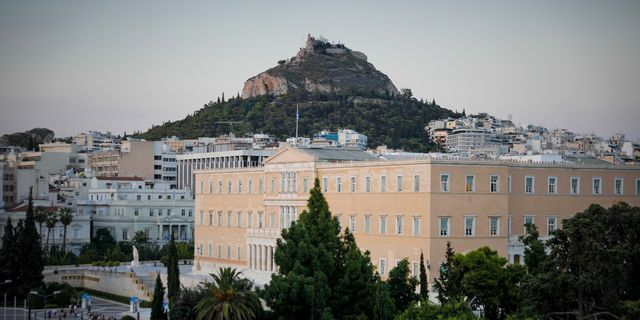 Λυκαβηττός: Τουρίστας έπεσε στο κενό από τον Άη Γιώργη