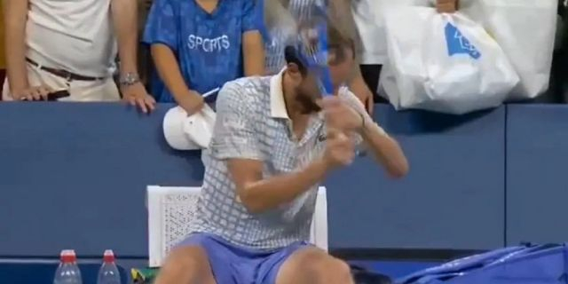 Μεντβέντεφ: Χτύπησε τη ρακέτα πάνω από 20 φορές στον πάγκο μετά τον αποκλεισμό του