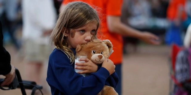 Θλιβερή πραγματικότητα: Γονείς στις ΗΠΑ προετοιμάζουν τα παιδιά τους για ένοπλες επιθέσεις σε σχολεία