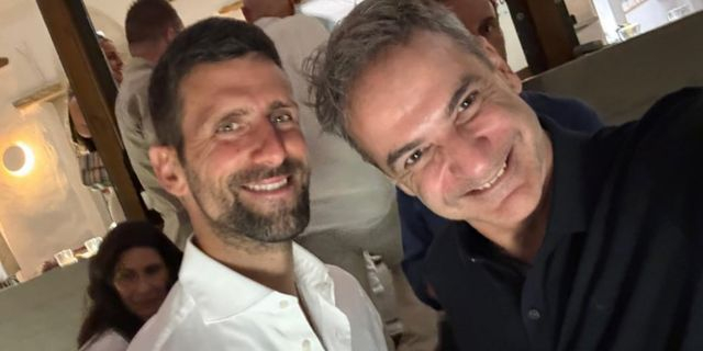 Ο Κυριάκος Μητσοτάκης και ο Νόβακ Τζόκοβιτς συναντήθηκαν στην Τήνο