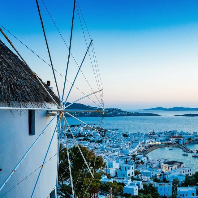 Πρωταθλήτριες στο real estate οι Κυκλάδες – Πόσο πωλούνται τα σπίτια