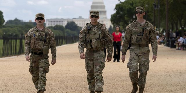 Οπλισμένοι εθνοφρουροί στους δρόμους της Ουάσινγκτον – Οργή για τον “σερίφη” Τραμπ