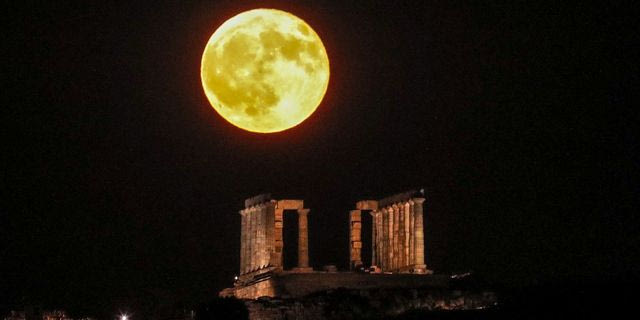 Πανσέληνος Αυγούστου: Ανοιχτά μνημεία, ξεναγήσεις και σινεμά κάτω από το φεγγάρι