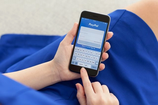 Χάος στις ευρωπαϊκές τράπεζες: Η PayPal άφησε 10 δισ. ευρώ σε μη εξουσιοδοτημένες χρεώσεις