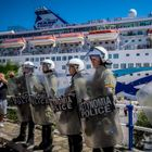 Σε “θέσεις μάχης” στον Πειραιά για το ισραηλινό κρουαζιερόπλοιο