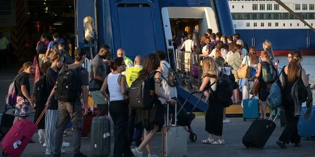 Τριήμερο Αγίου Πνεύματος: Εκδρομείς εγκαταλείπουν την Αττική με κάθε μέσο