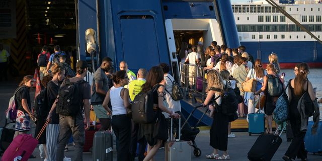 Το ΠΑΣΟΚ κατηγορεί την κυβέρνηση ότι “εξαφάνισε το καλοκαίρι”