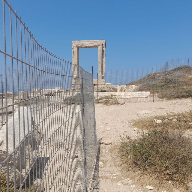 Νάξος: Ο Δήμος σε πόλεμο με την Εφορεία Αρχαιοτήτων Κυκλάδων για την Πορτάρα