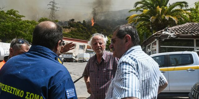 Πυρκαγιά στην Αχαΐα - Κώστας Πελετίδης