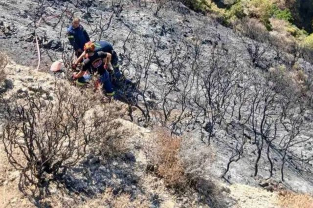 Πάτρα: Πτώση πυροσβέστη σε χαράδρα στον Μπάλα