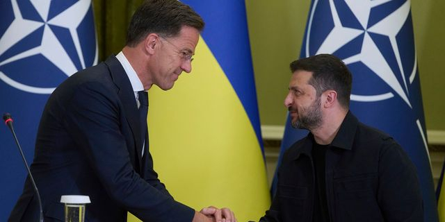 “Ισχυρές εγγυήσεις ασφαλείας” για την Ουκρανία ζητά ο Ρούτε