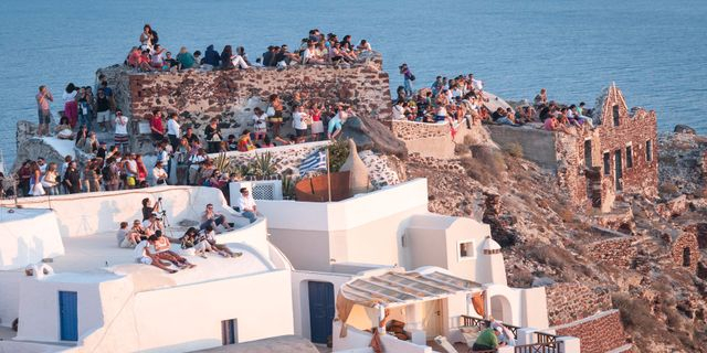 Οι τουρίστες έρχονται, αλλά πληρότητα ξενοδοχείων και τζίρος μειώνονται