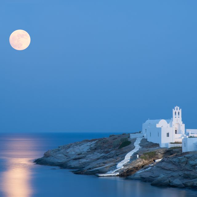 Η εκκλησία της Παναγιάς της Χρυσοπηγής στη Σίφνο
